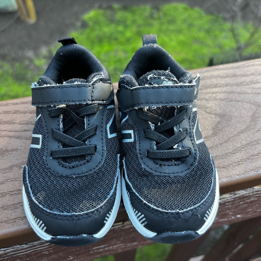 New Balance Dynasoft 545 Bungee Lace with Top Strap Kids Size 7W